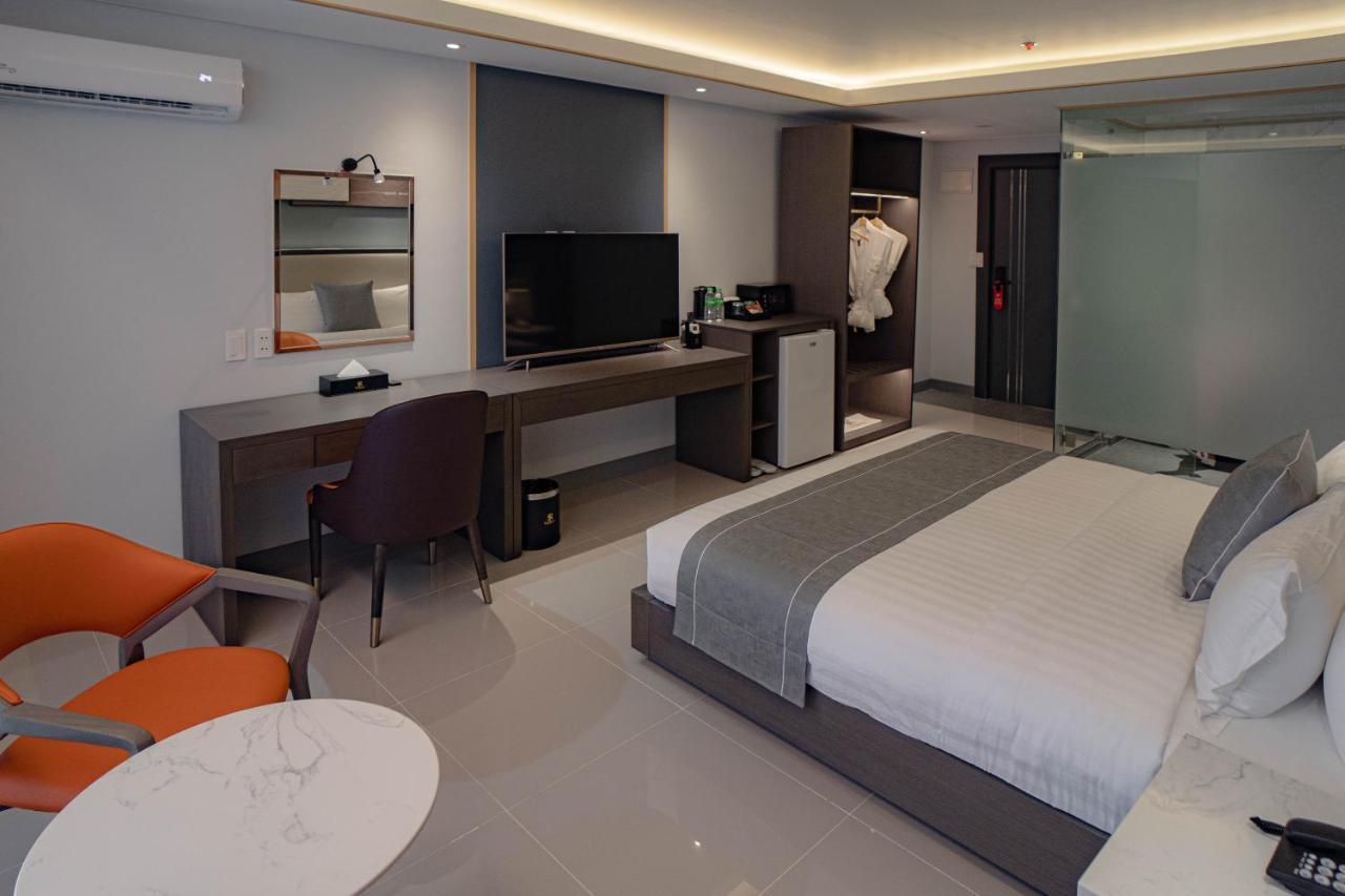 Subic Riviera Hotel And Residences Olongapo Extérieur photo